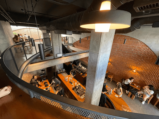 Akha Ama Coffeeの内装