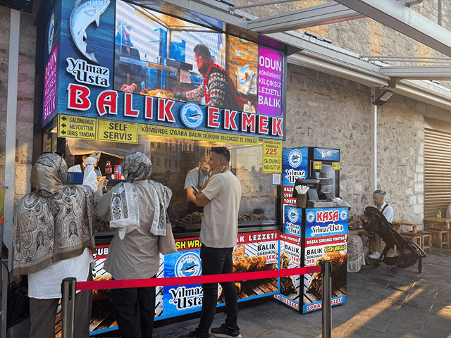 Yılmaz Usta Balık Ekmekの外観