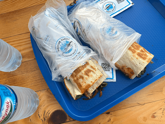 Yılmaz Usta Balık Ekmekのサバサンド