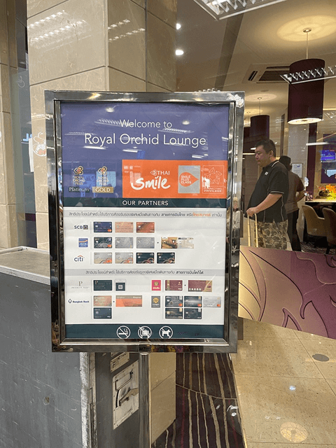 Thai Airways Royal Orchid Loungeの外看板