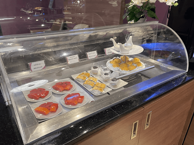 Thai Airways Royal Orchid Loungeの料理5（フルーツ・デザート）