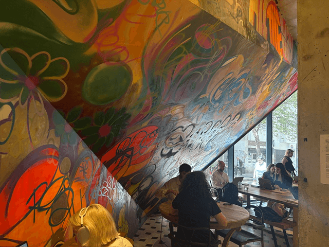 OKRO Coffee Roasteryの内装