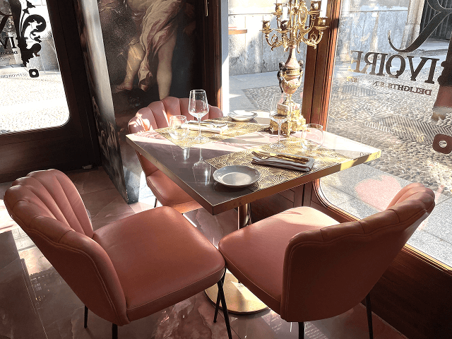 REVOIRE BRERAの内装