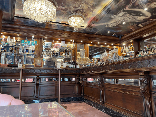 REVOIRE BRERAの内装