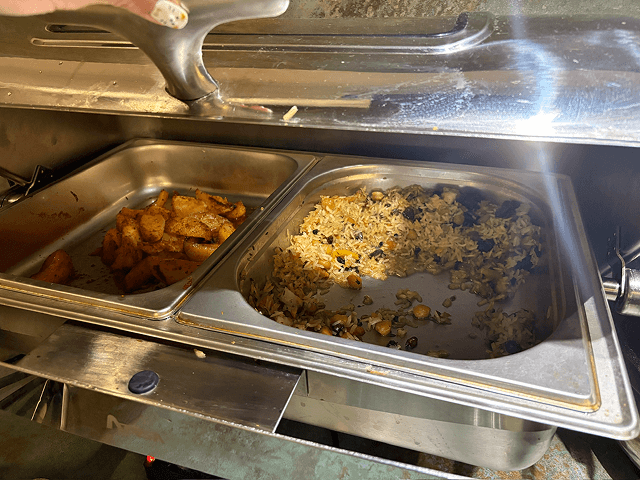 anjir business loungeの温かい料理