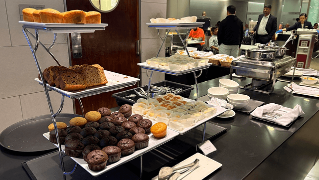 AL MAHAラウンジのペストリー