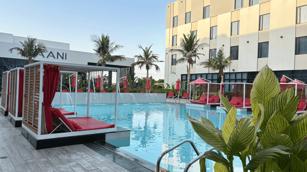 Maani Muscat Hotel and Apartmentsのプールエリア