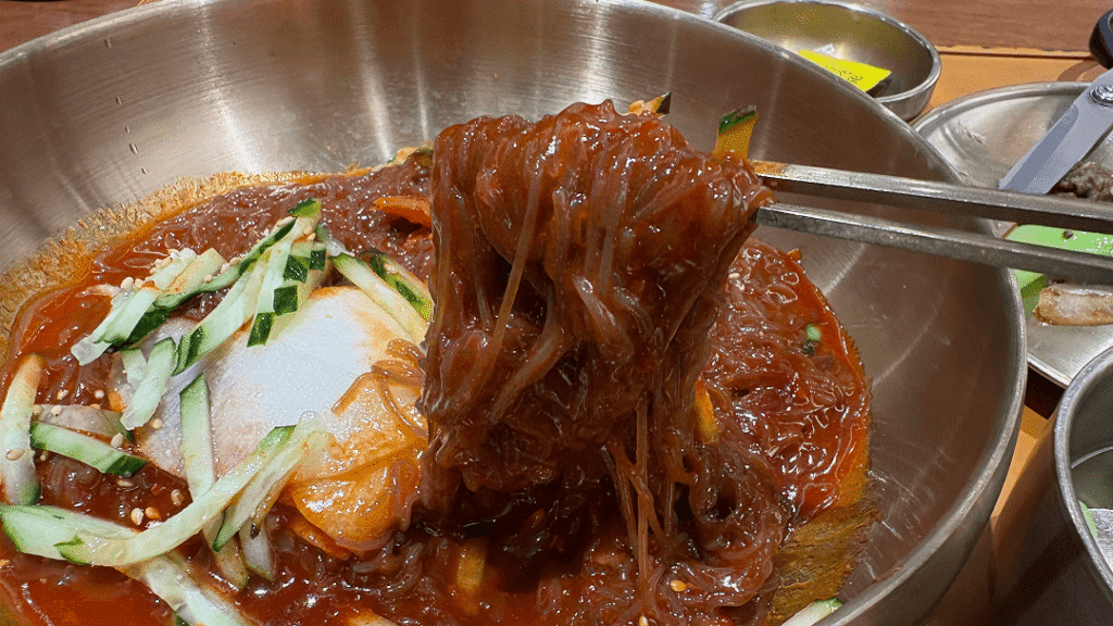 金海空港2階の韓国料理店①冷麺