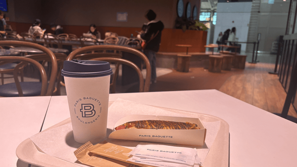 仁川国際空港ターミナル1　4F parisbaguetteのコーヒーとパン