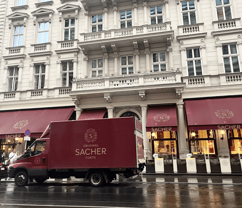 カフェザッハーの外観