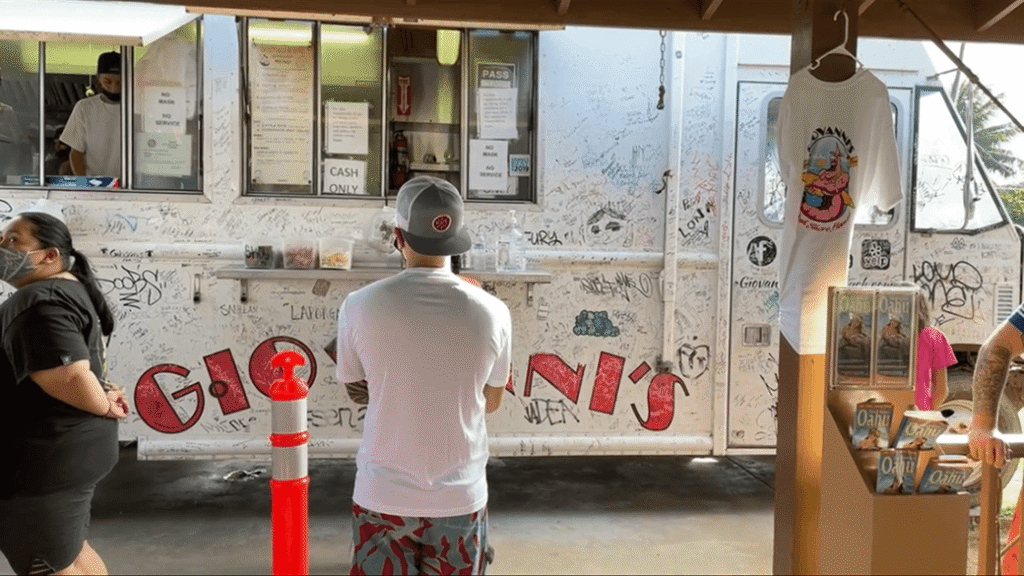 Giovanni's Shrimp Truckのフードトラック外観