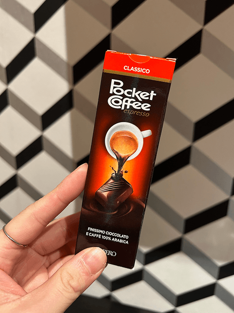 Pocket Coffee（ポケットコーヒー）のパッケージ