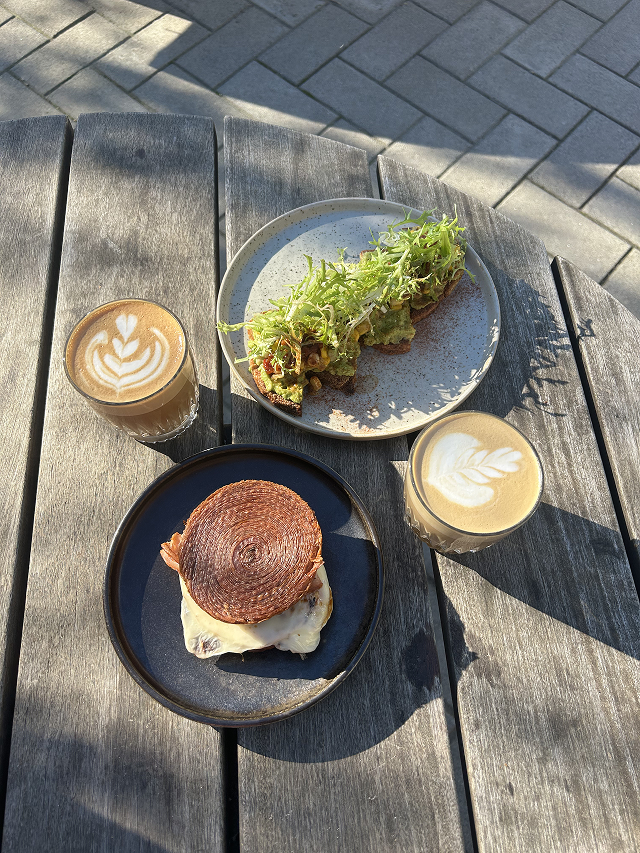 Nemesis Coffeeのコーヒーとフード