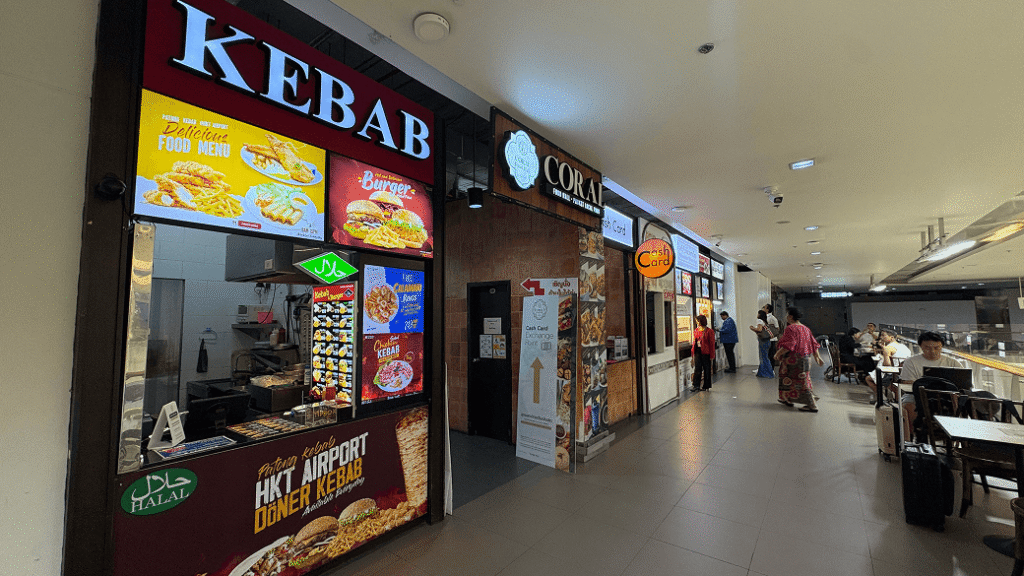 プーケット空港のフードコート