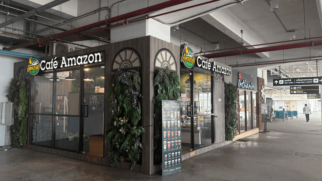プーケット空港1階のCafe Amazon