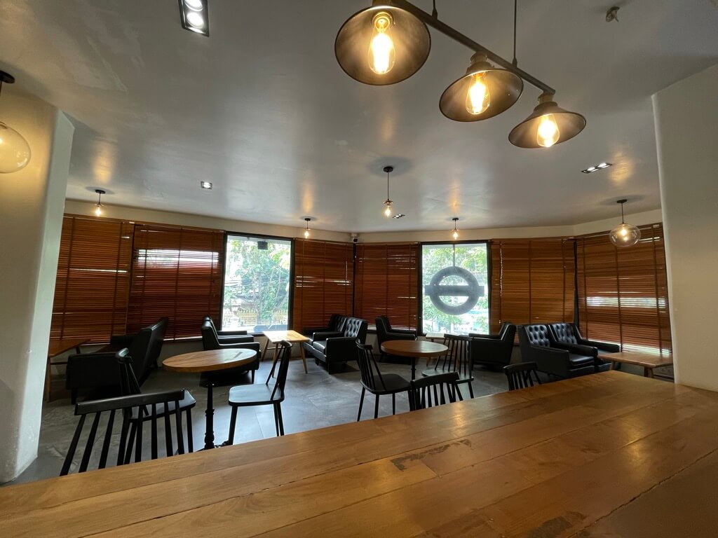 TUBE Coffeeの内装