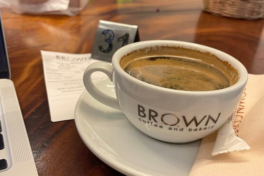 Hot Americano / BROWN Coffee and Bakery