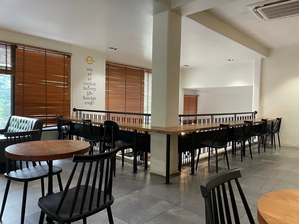 TUBE Coffeeの内装