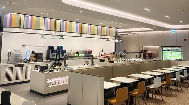 コンコースのSky Hub Loungeの内装